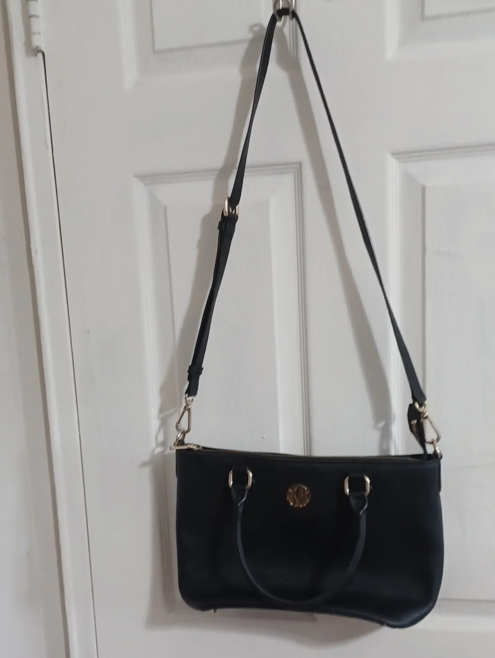 Black DKNY Bryant Park Saffiano With Gold Hardware. LIKE NEW.